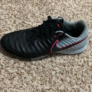 Nike tiempo indoor soccer shoe